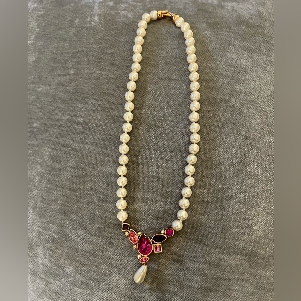 ✨Beautiful vintage Swarovski cristaux rose perles collier 18” necklace✨